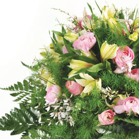 Zoom gauche bouquet rond de roses Vaporeux