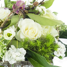 Zoom droit composition de fleurs "Lune de Miel"