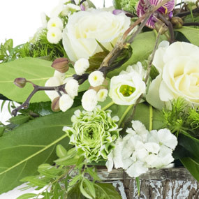 Zoom gauche composition de fleurs "Lune de Miel"