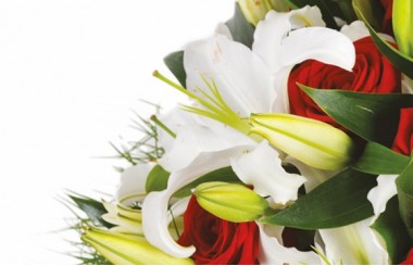 image d'un lys blanc du bouquet de fleurs