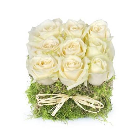 L'Agitateur Floral | image du carré de roses blanches déclaration