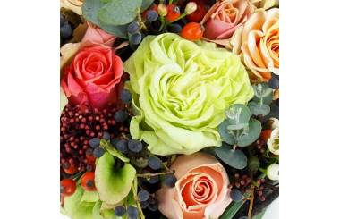 Image zoom composition de fleurs piquées coeur pastel "Casablanca" | L'Agitateur Floral