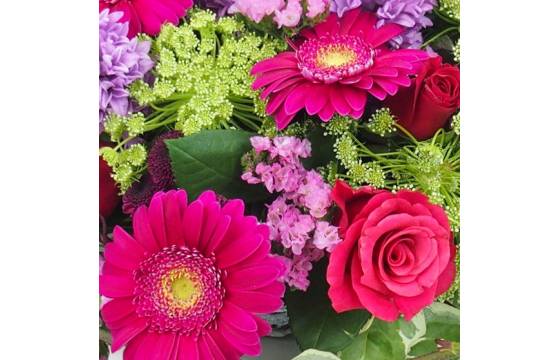 Zoom sur la Composition florale fuchsia & mauve "Vancouver" | L'Agitateur Floral