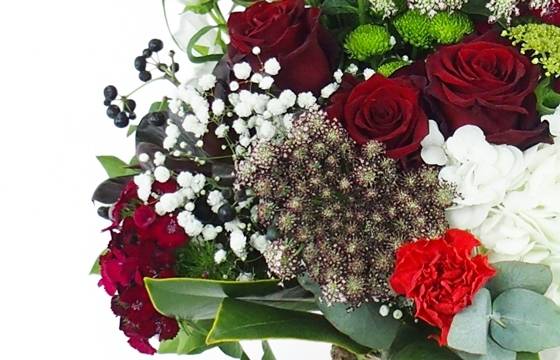 image de la Gerbe de fleurs à la main rouge et blanche "Hermès" | L'Agitateur Floral