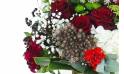 image de la Gerbe de fleurs à la main rouge et blanche "Hermès" | L'Agitateur Floral