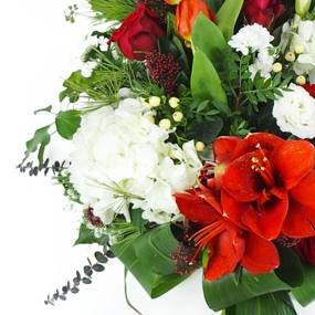 image de la Gerbe de fleurs à la main rouge et blanche "Hestia" | L'Agitateur Floral