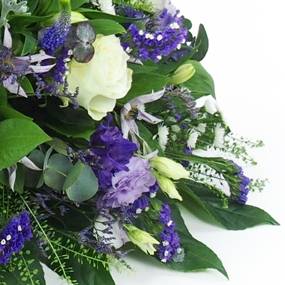 image Fleurs piquées blanches et violettes-bleues "Neptune" | L'Agitateur Floral