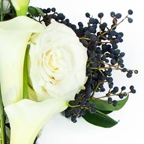 Image Croix de fleurs piquées tons blanc et verts "Mercure" | L'Agitateur Floral