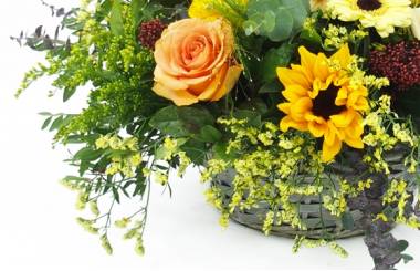 Image Panier de deuil de fleurs piquées "Dionysos" | L'Agitateur Floral