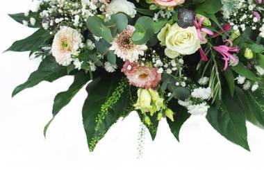 Image Coussin de fleurs piquées "Vénus" | L'Agitateur Floral