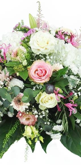 Image Coussin de fleurs piquées "Vénus" | L'Agitateur Floral