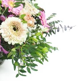 Image du Panier de fleurs champêtre roses et saumons "Artémis" | L'Agitateur Floral