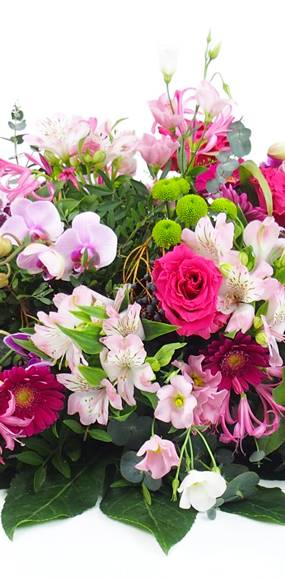 image de la Raquette de deuil dans les camaïeux de roses "Déméter" | L'Agitateur Floral