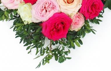 Image Cœur de fleurs piquées de deuil "Agora" | L'Agitateur Floral