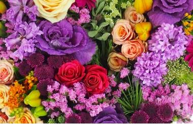 zoom du Cœur de fleurs fuchsia, orange & mauve "Périclès" | L'Agitateur Floral