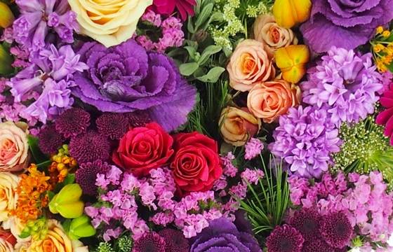 zoom du Cœur de fleurs fuchsia, orange & mauve "Périclès" | L'Agitateur Floral