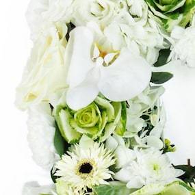 Zoom gauche carré de deuil en fleurs piquées "Antistène" | L'Agitateur Floral