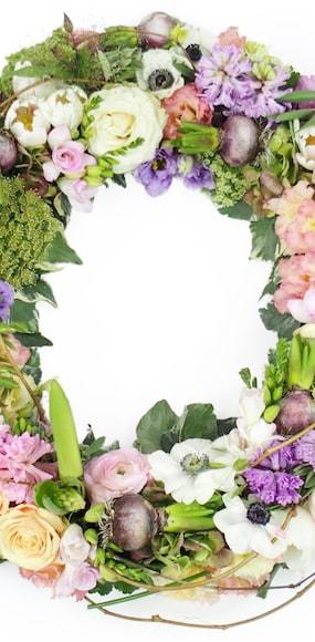 Zoom milieu de la Couronne champêtre de fleurs pastels "Damona" | L'Agitateur Floral