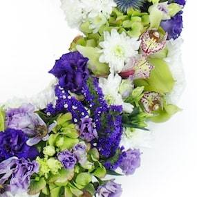 Zoom droit Couronne de fleurs piquées "Kyrios" | L'Agitateur Floral