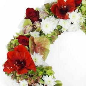 Zoom gauche de la Couronne de fleurs rouges & blanches "Apollodore" | L'Agitateur Floral