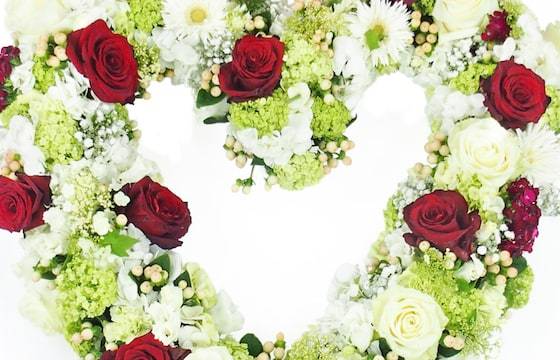 Zoom image du Coeur de fleurs blanches & rouges "Achille" | L'Agitateur Floral