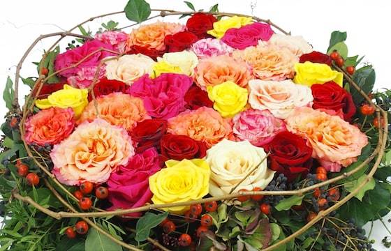 Zoom image du Coussin de deuil de fleurs colorées "Aristote" | L'Agitateur Floral