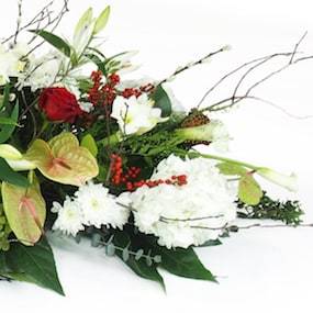 Zoom droit du Dessus de cercueil rouge & blanc "Odysseus" | L'Agitateur Floral