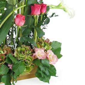 Zoom 2 image Assemblage de fleur rose & vert "Salvador" | L'Agitateur Floral