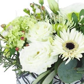 Zoom 1 image Composition de fleur blanche "Dallas"| L'Agitateur Floral