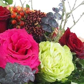 Zoom 4 image Composition florale de rose colorée "Guadalajara"| L'Agitateur Floral