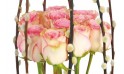 vue sur le fagot de roses roses de la composition Cage d'Amour